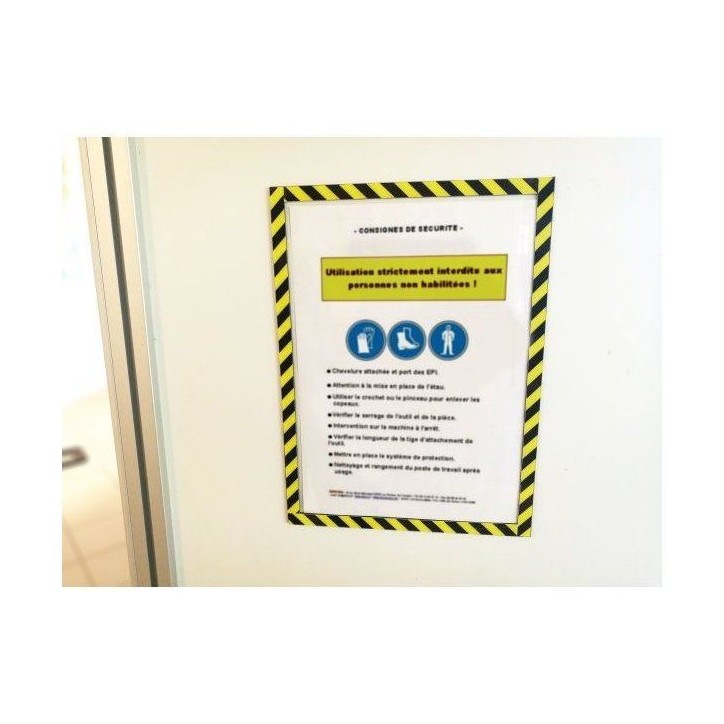 Lot de 5 pochettes à pivots étanches A4 rouges Lot de 5 pochettes à pivots étanches A4 rouges