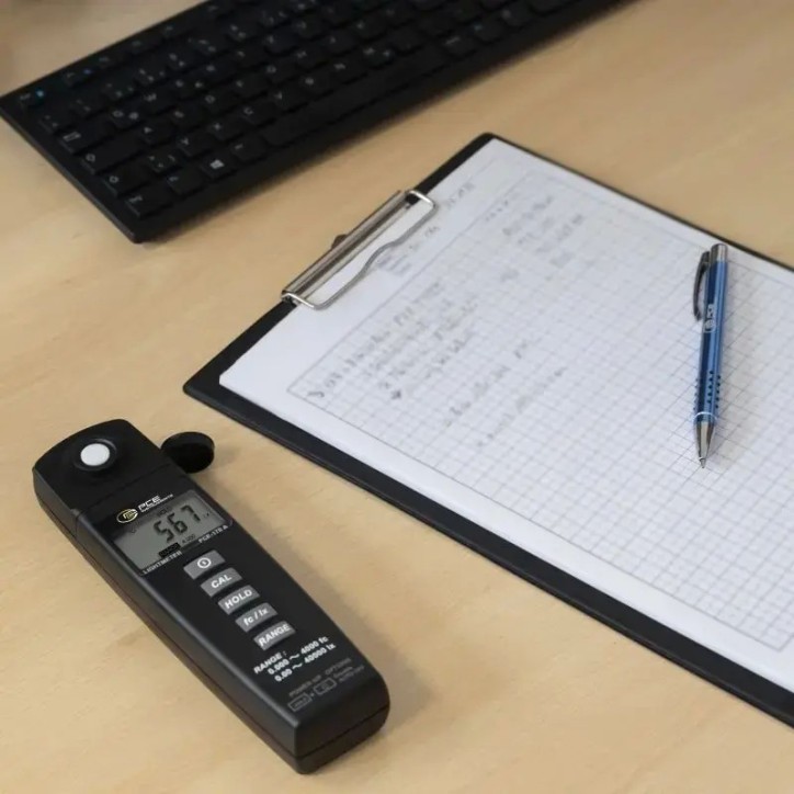 Luxmètre -170 A Luxmètre -170 A