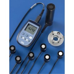 Le HD2302.0 est un instrument portatif avec écran LCD de grande dimension