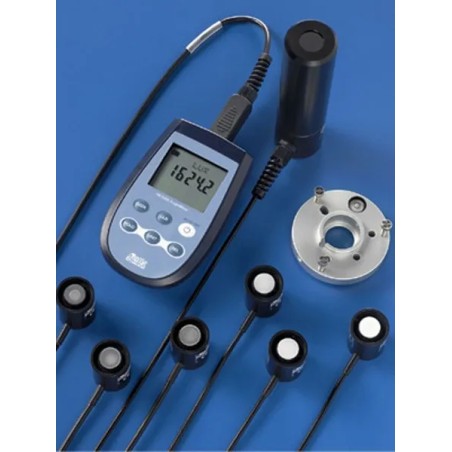 Le HD2302.0 est un instrument portatif avec écran LCD de grande dimension